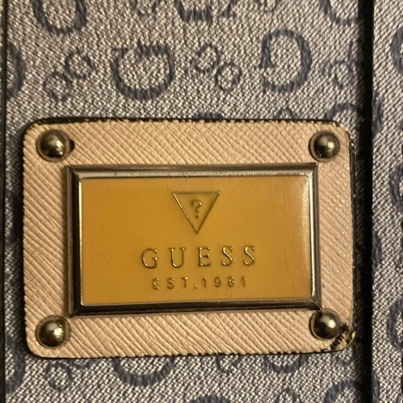 Guess handbag - Picture 12 of 12